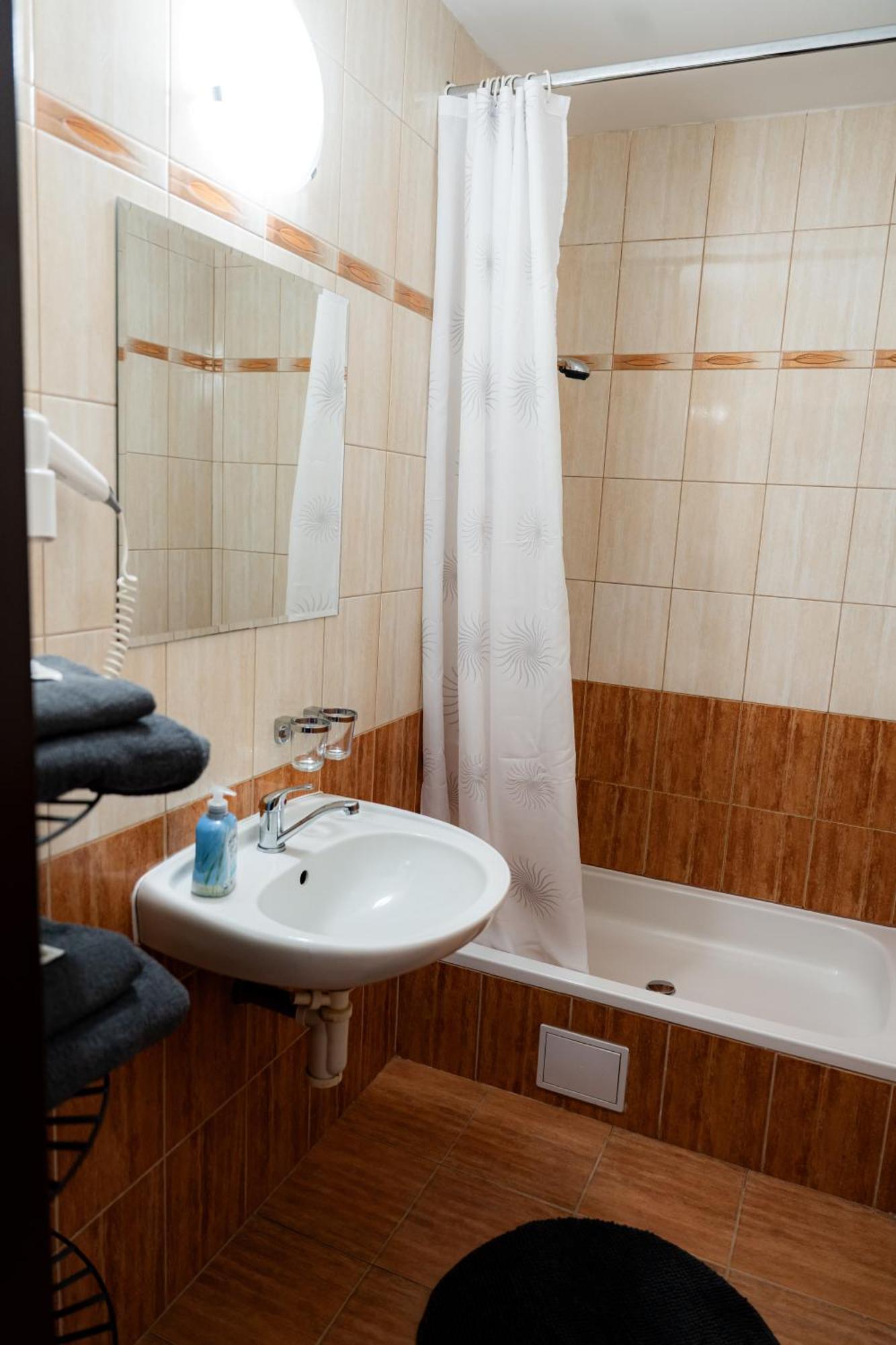 Hotel Cementář Hranice  Extérieur photo