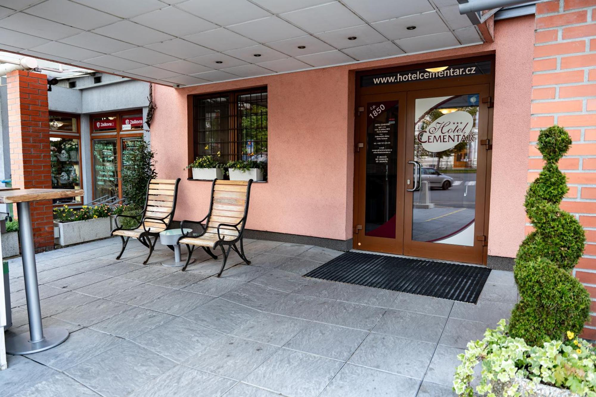 Hotel Cementář Hranice  Extérieur photo
